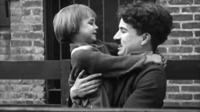 نقد و بررسی فیلم بچه محصول سال 1921 | چی‌بینو