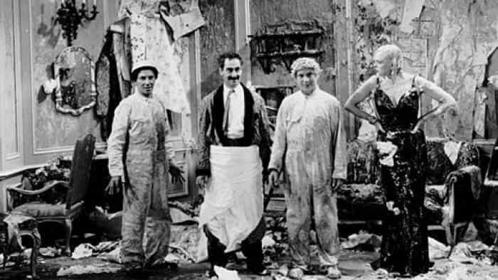 نقد و بررسی فیلم سوپ اردک محصول سال 1933 | چی‌بینو