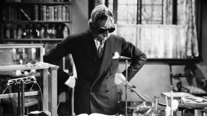نقد و بررسی فیلم مرد نامرئی محصول سال 1933 | چی‌بینو