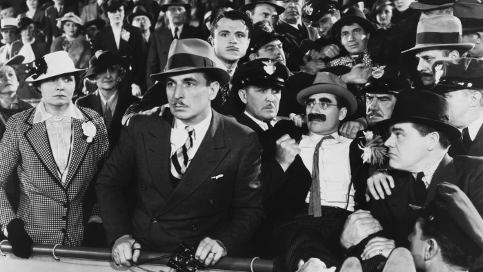 نقد و بررسی فیلم یک روز در مسابقات محصول سال 1937 | چی‌بینو