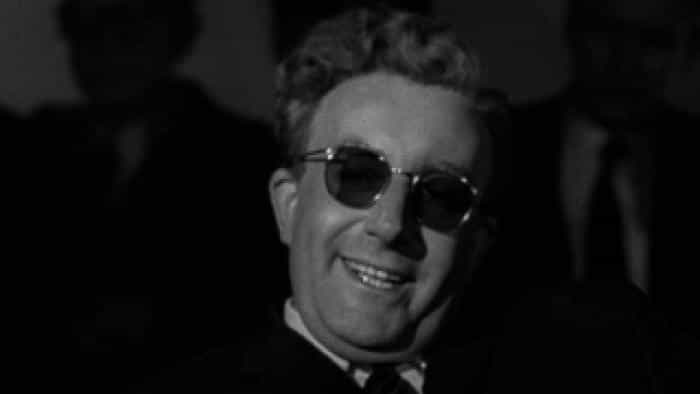 نقد و بررسی فیلم دکتر استرنجلاو یا: چگونه...(1964) | چی‌بینو