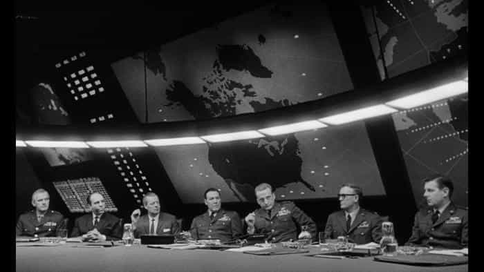 نقد و بررسی فیلم دکتر استرنجلاو یا: چگونه...(1964) | چی‌بینو