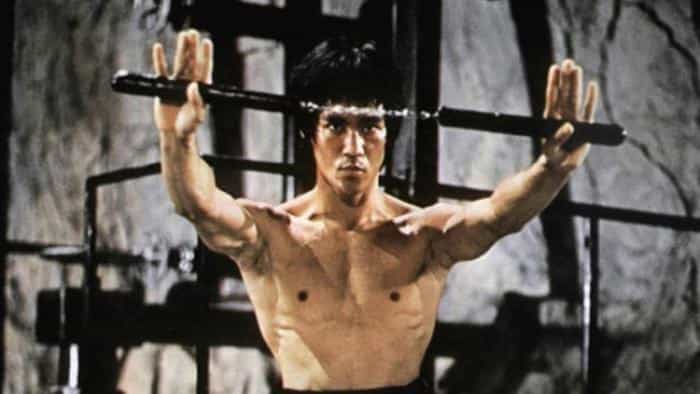 نقد و بررسی فیلم وارد اژدها شو محصول سال 1973 | چیبینو