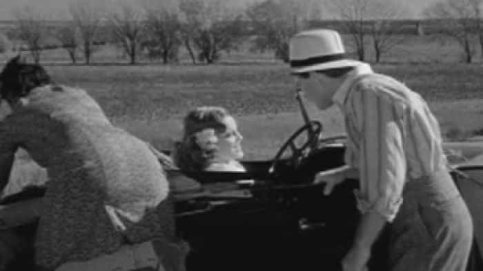 نقد و بررسی فیلم ماه کاغذی محصول سال 1973 | چیبینو
