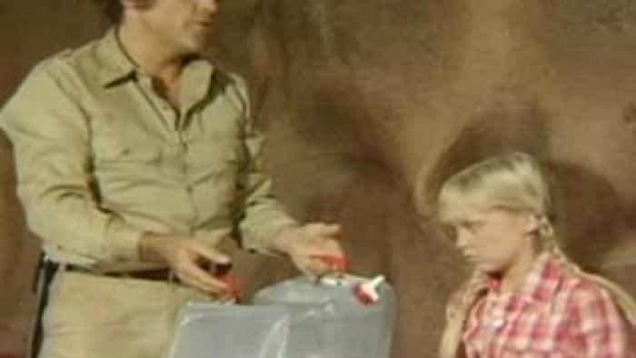 نقد و بررسی سریال سرزمین گمشده محصول سال 1974 | چی‌بینو