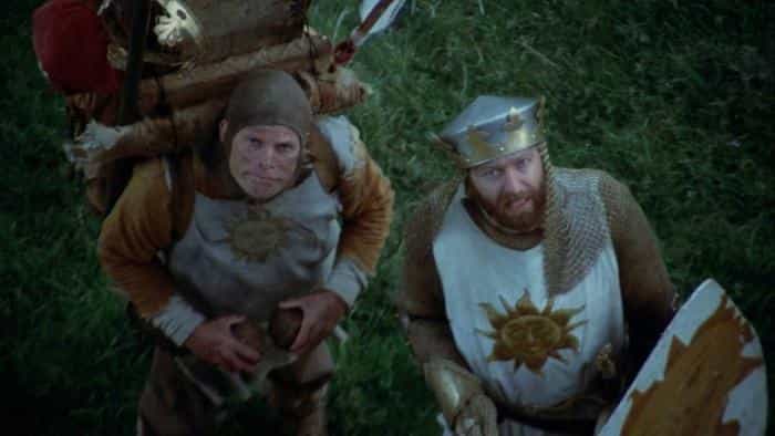 نقد و بررسی فیلم مونت پایتون و جام مقدس (1975) | چی‌بینو