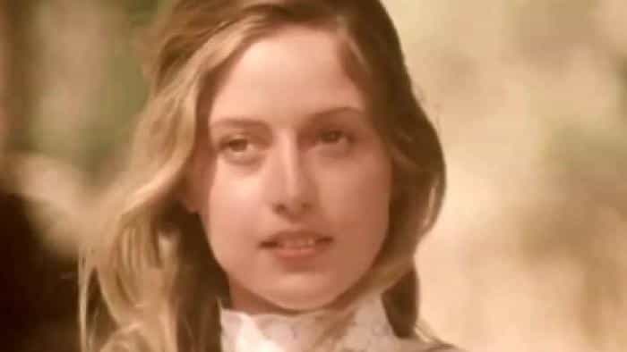 نقد و بررسی فیلم پیک نیک در صخره آویزان (1975) | چی‌بینو