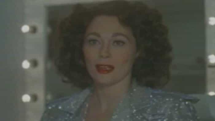 نقد و بررسی فیلم مامی عزیز محصول سال 1981 | چی‌بینو