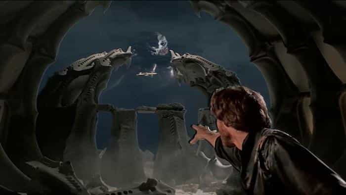 نقد و بررسی فیلم کرول محصول سال 1983 | چی‌بینو