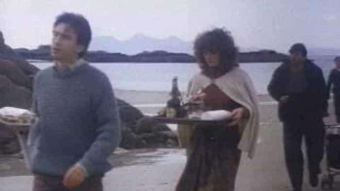 نقد و بررسی فیلم قهرمان محلی محصول سال 1983 | چی‌بینو