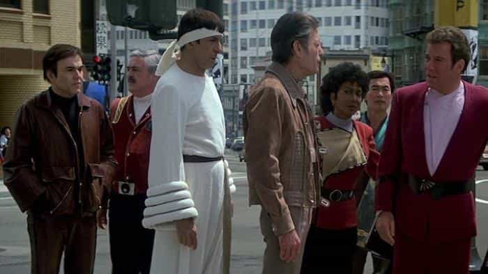 نقد و بررسی فیلم سفر به خانه محصول سال 1986 | چی‌بینو