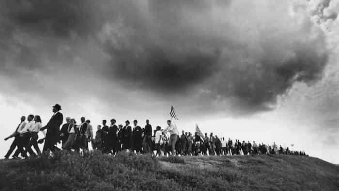 نقد و بررسی سریال چشم به جایزه بدوز محصول سال 1987 | چی‌بینو