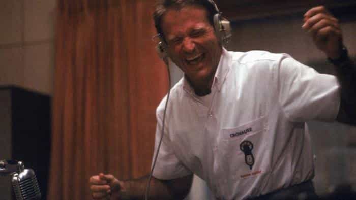 نقد و بررسی فیلم صبح بخیر ویتنام محصول سال 1987 | چی‌بینو