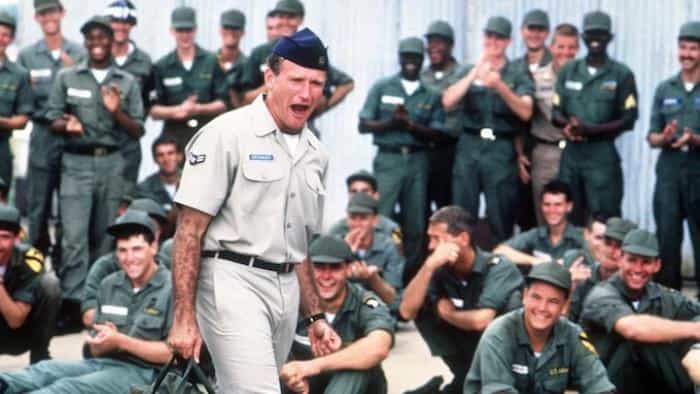 نقد و بررسی فیلم صبح بخیر ویتنام محصول سال 1987 | چی‌بینو