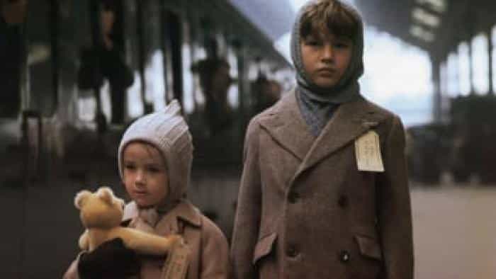 نقد و بررسی فیلم امید و افتخار محصول سال 1987 | چی‌بینو