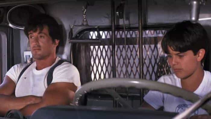 نقد و بررسی فیلم فراتر از حد انتظار محصول سال 1987 | چی‌بینو