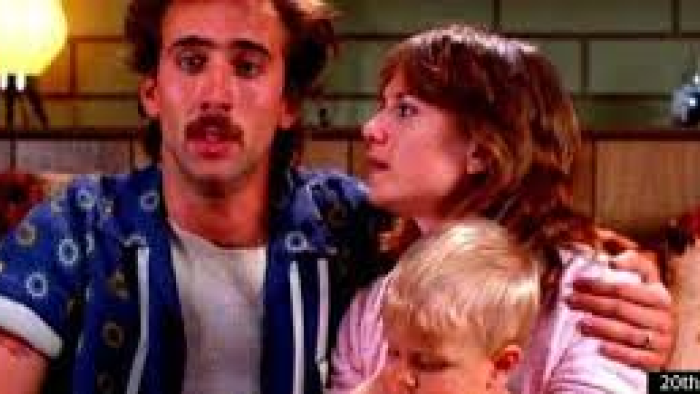 نقد و بررسی فیلم آریزونا را بزرگ کردن (1987) | چی‌بینو