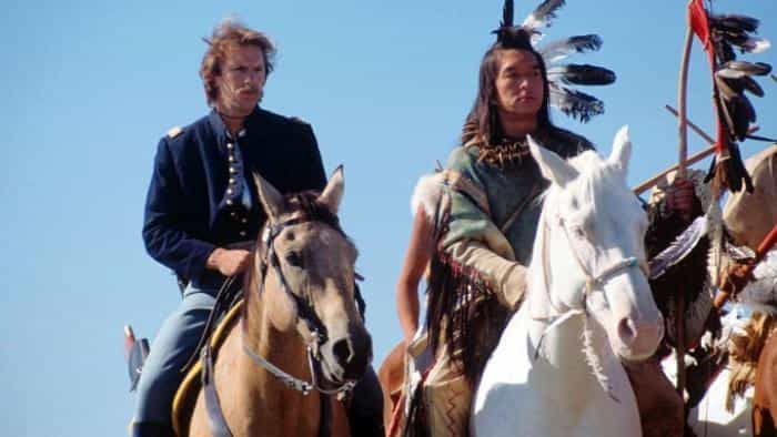 تماشای فیلم رقصنده با گرگ ها محصول سال 1990 | چی‌بینو