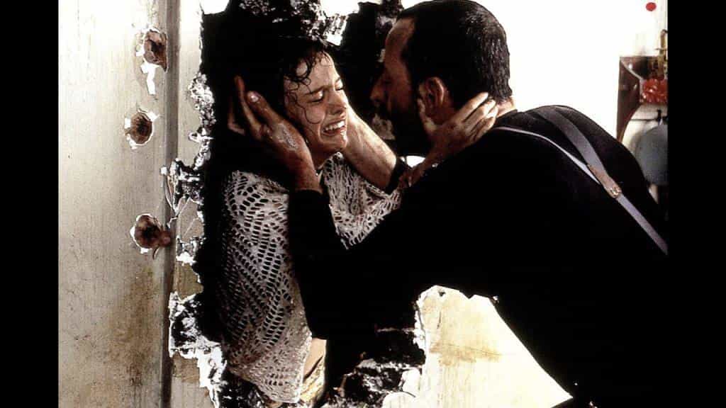 نقد و بررسی فیلم لئون حرفه ای محصول سال 1994 | چی‌بینو