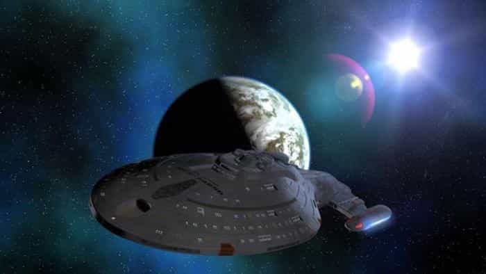 نقد و بررسی سریال پیشتازان فضا: مسافر (1995) | چی‌بینو