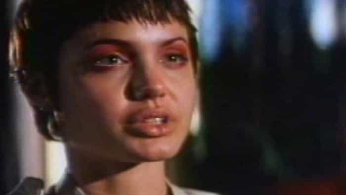 نقد و بررسی فیلم هکرها محصول سال 1995 | چی‌بینو
