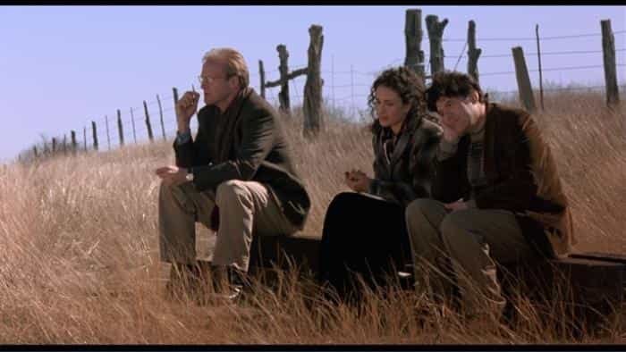 نقد و بررسی فیلم میکائیل محصول سال 1996 | چی‌بینو