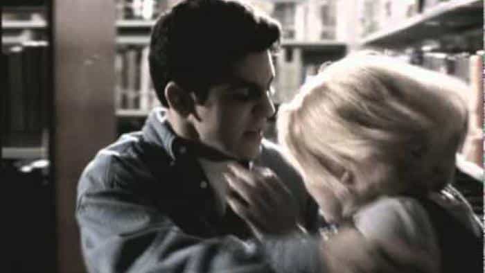 نقد و بررسی فیلم هیچ‌کس چیزی نمی‌گوید (1996) | چی‌بینو