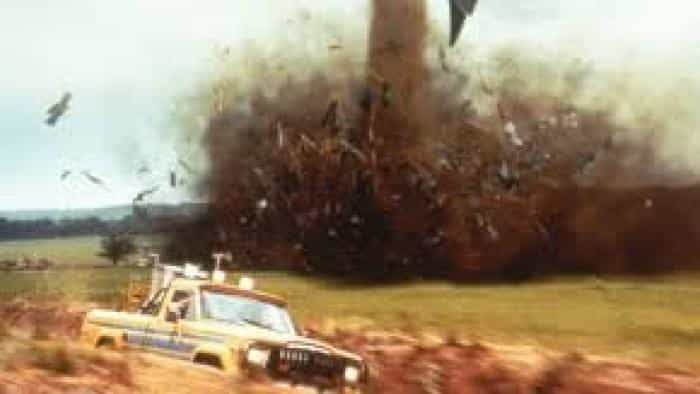 نقد و بررسی فیلم توفان‌گیر محصول سال 1996 | چی‌بینو