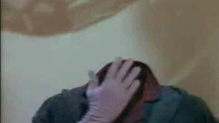 نقد و بررسی فیلم پدر نامرئی محصول سال 1998 | چی‌بینو