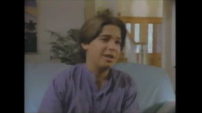 نقد و بررسی فیلم پدر نامرئی محصول سال 1998 | چی‌بینو