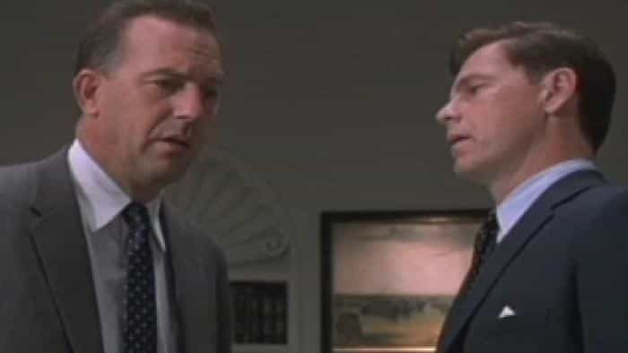 نقد و بررسی فیلم سیزده روز محصول سال 2000 | چی‌بینو