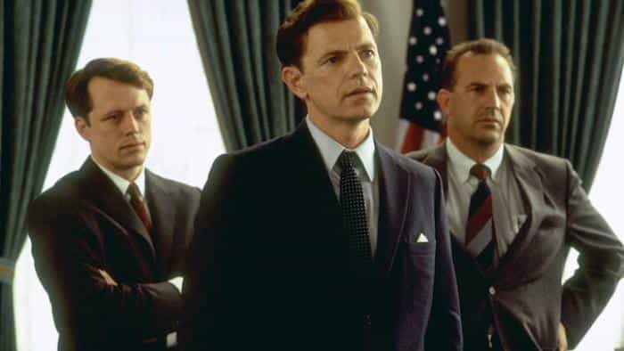 نقد و بررسی فیلم سیزده روز محصول سال 2000 | چی‌بینو