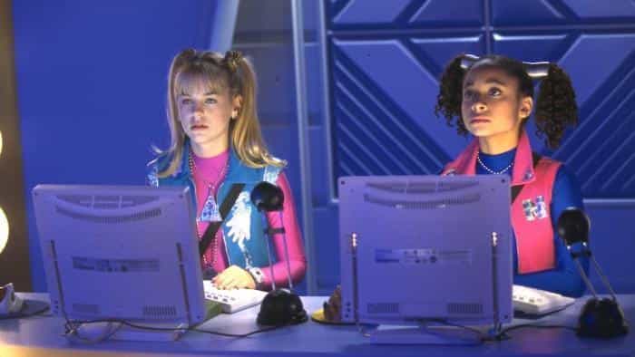 نقد و بررسی فیلم زنن: دختر قرن بیست و یکم (1999) | چی‌بینو