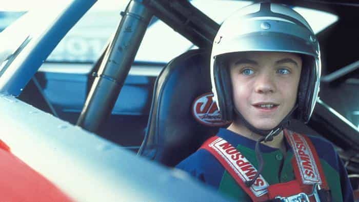 نقد و بررسی فیلم معجزه در خط ۲ محصول سال 2000 | چی‌بینو