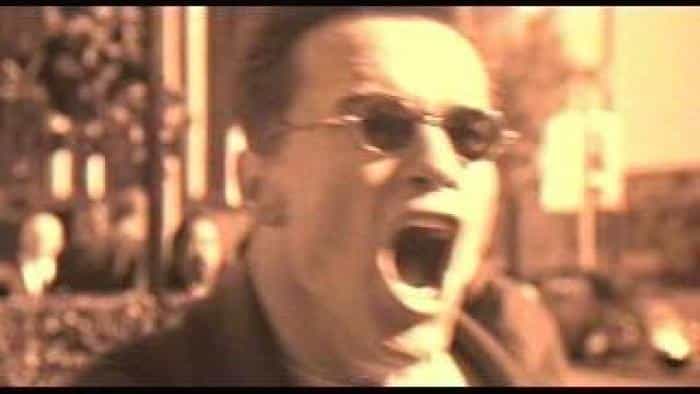 نقد و بررسی فیلم خسارات جانبی محصول سال 2002 | چی‌بینو