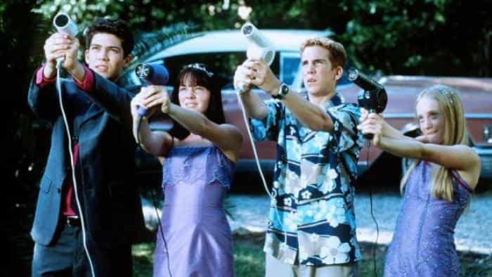 نقد و بررسی فیلم خواهر ناتنی از سیاره عجیب و غریب (2000)