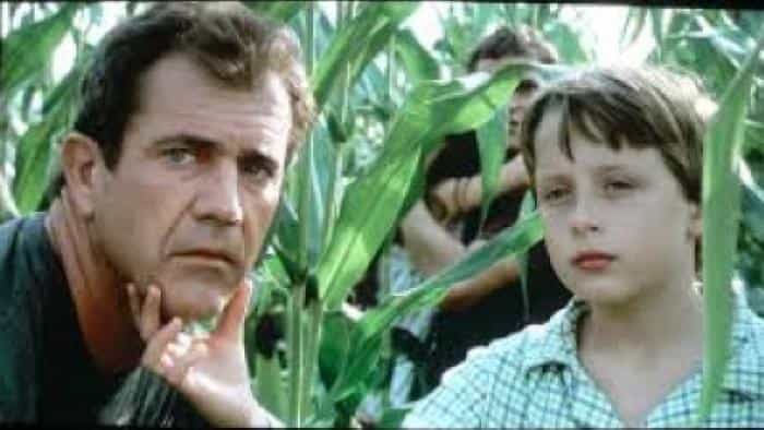 تماشای فیلم نشانه ها محصول سال 2002 | چی‌بینو