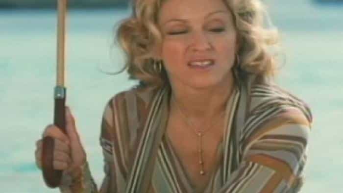 نقد و بررسی فیلم شسته رفته محصول سال 2002 | چی‌بینو