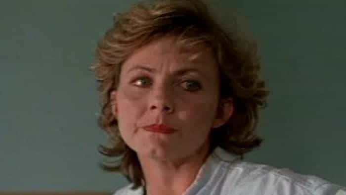 نقد و بررسی فیلم برو کنار! محصول سال 2001 | چی‌بینو