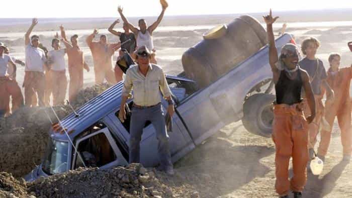 نقد و بررسی فیلم سوراخ‌ها محصول سال 2003 | چی‌بینو