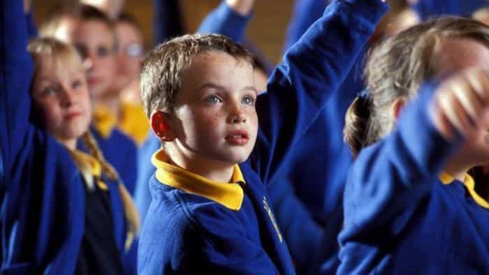 نقد و بررسی فیلم میلیون‌ها محصول سال 2004 | چی‌بینو