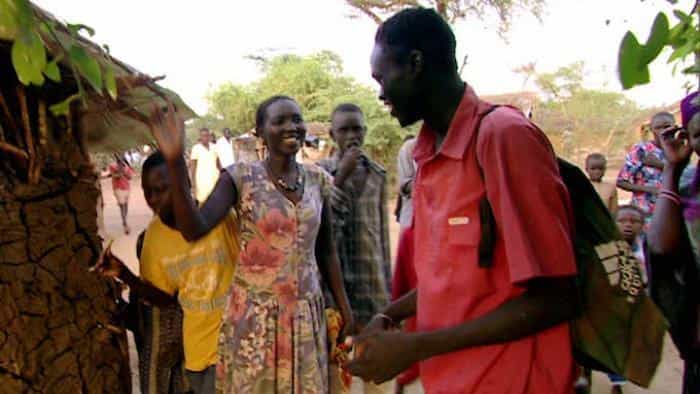 نقد و بررسی فیلم پسران گمشده سودان محصول سال 2003 | چی‌بینو