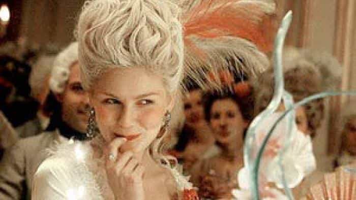 نقد و بررسی فیلم ماری آنتوانت محصول سال 2006 | چی‌بینو