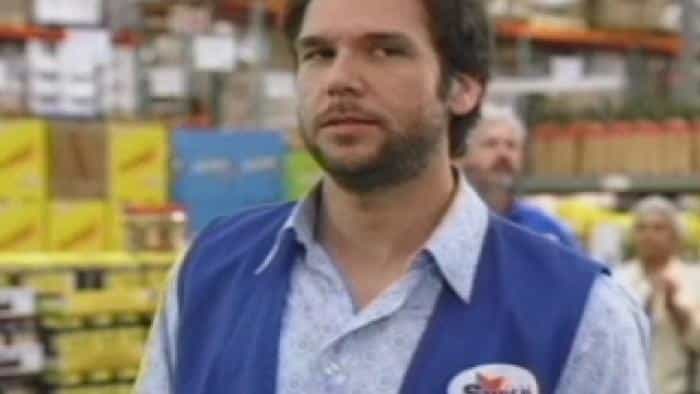 تماشای فیلم کارمند نمونه محصول سال 2006 | چی‌بینو