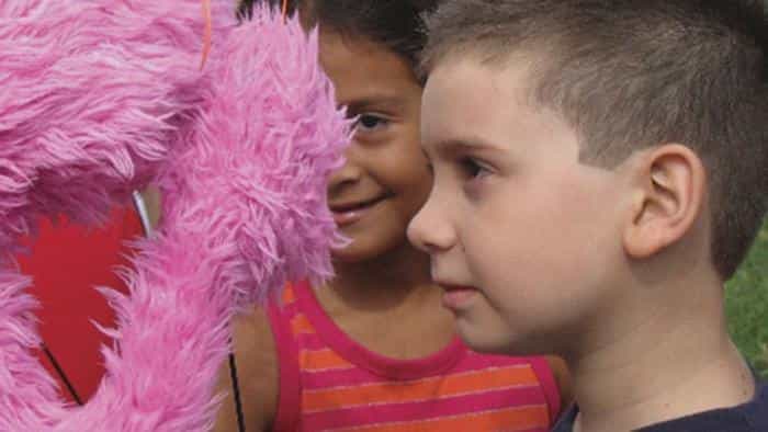 نقد و بررسی فیلم جهان از نگاه خیابان سیسمونی (2006)