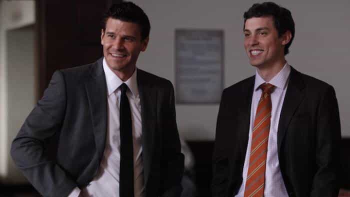 نقد و بررسی سریال استخوان ها محصول سال 2005 | چی‌بینو