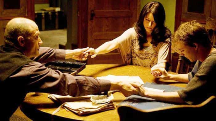 نقد و بررسی فیلم ارواح در کنتیکت محصول سال 2009 | چی‌بینو