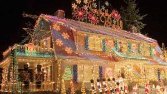 نقد و بررسی فیلم تالار را بیارایید محصول سال 2006 | چی‌بینو