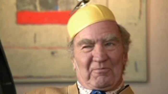 نقد و بررسی فیلم تالار را بیارایید محصول سال 2006 | چی‌بینو