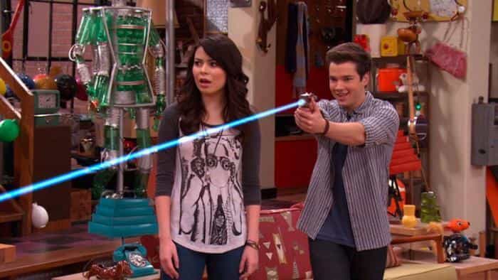 نقد و بررسی سریال iCarly محصول سال 2007 | چی‌بینو